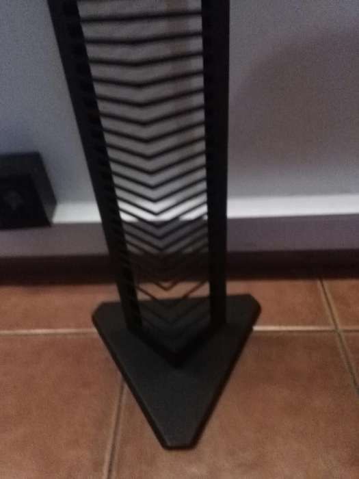 Torre para cds preta