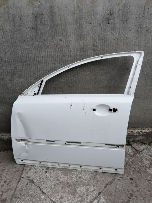 Volvo v50 2008 2012, левая дверь, двері, дверка