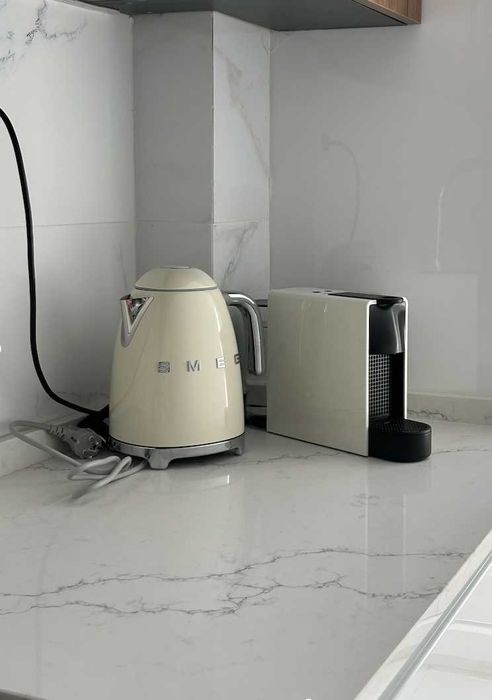 Essenza Mini Nespresso Intense Pure White C30/Branca