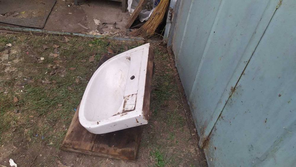 Умывальник б\у на дачу и т.п.