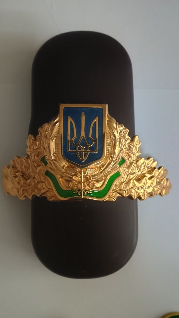 Значок - кокарда покрытия золотом