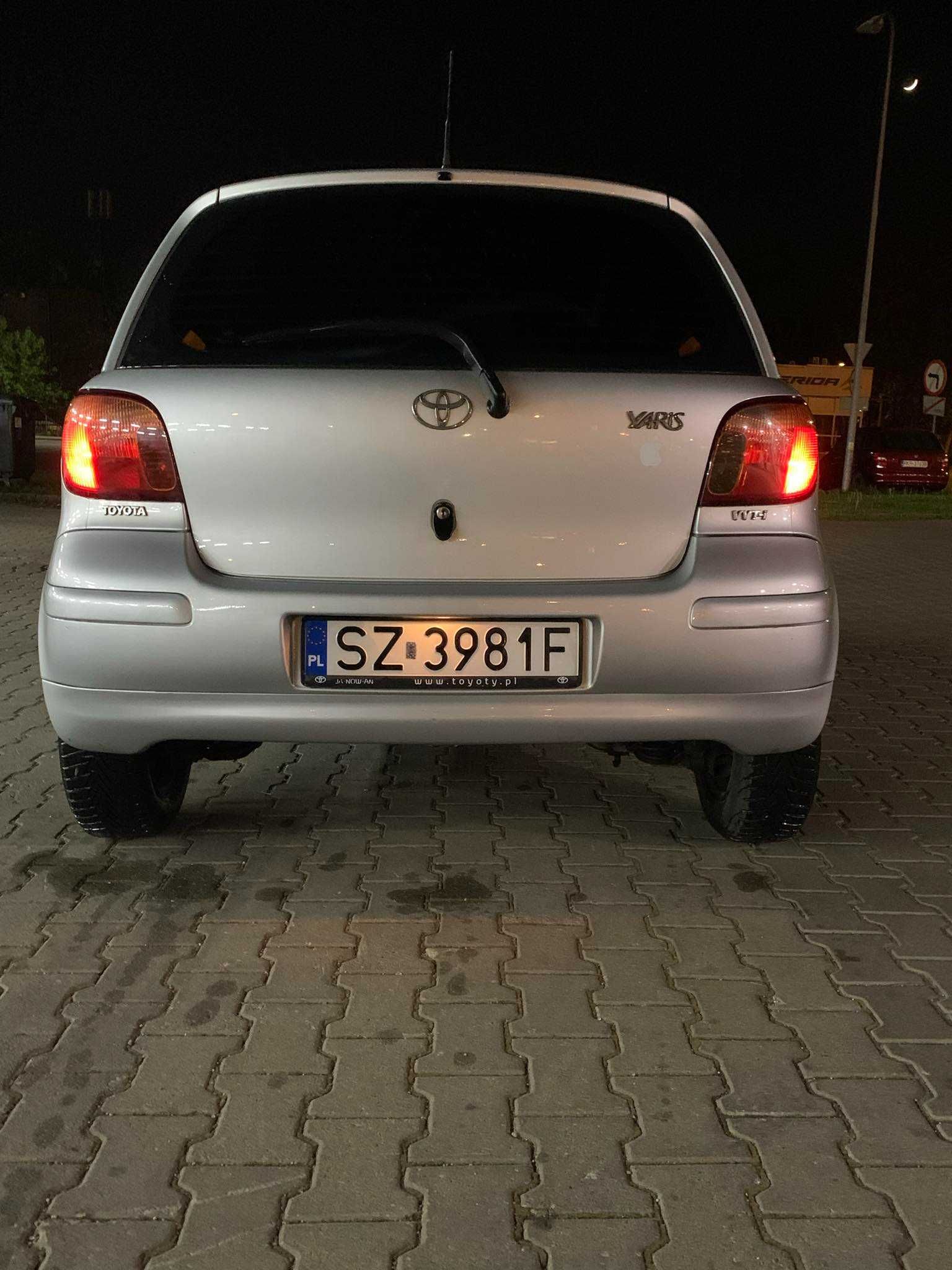 Toyota Yaris 1.0 2005r.