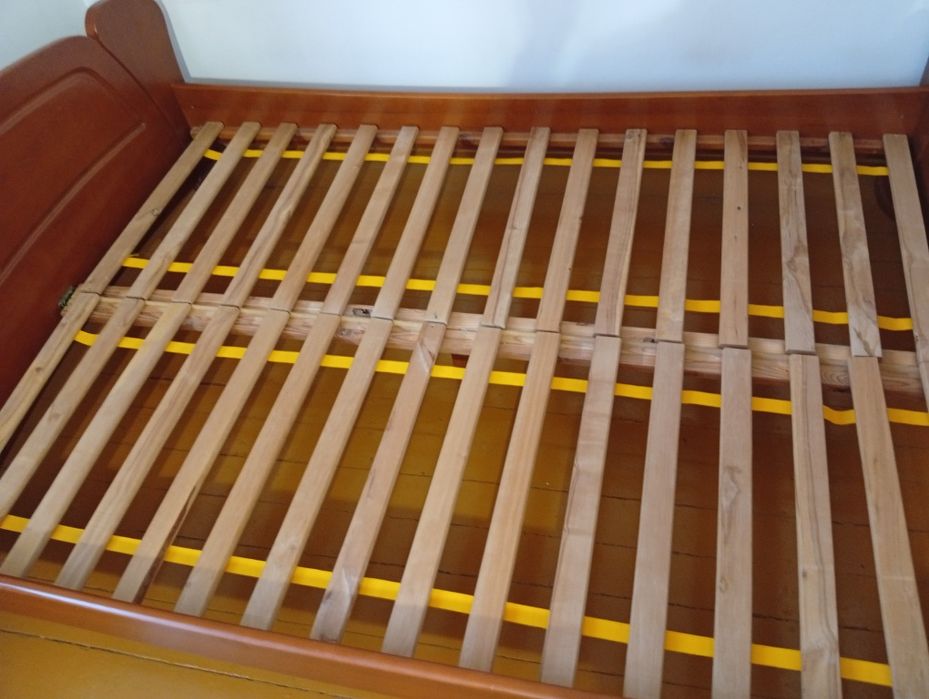 Łóżko drewniane 160x200 sypialnia