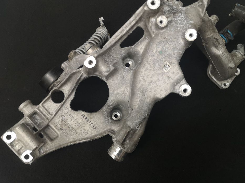 Apoio suporte  de motor componentes  Mercedes class a b cla gla W117 W176 w246  2014+ (2x no estoque)