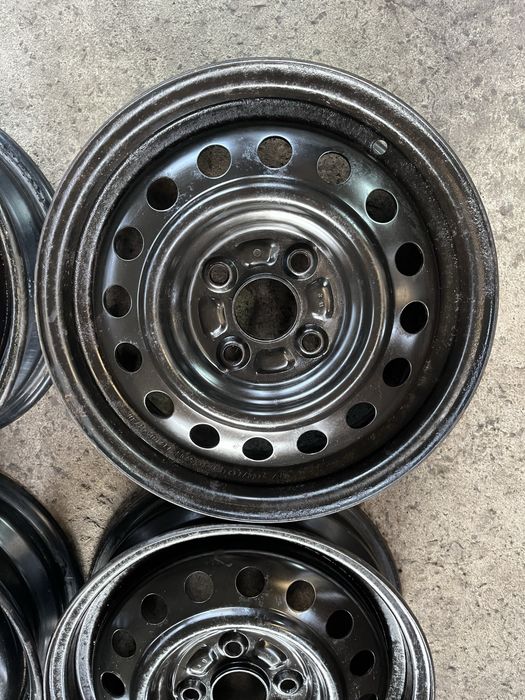 Стальні оригінальні диски Toyota ,Suzuki 4*100r14