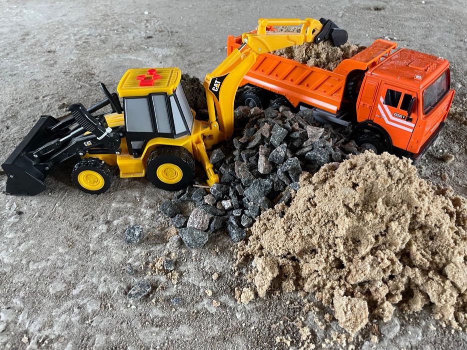 Оренда екскаватора, оренда самосвала. ЗБ кільця, кришки, днища