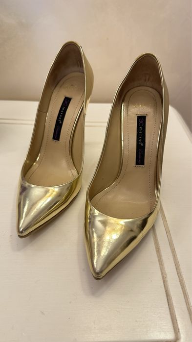 Туфлі золото 37 р. Шкіра