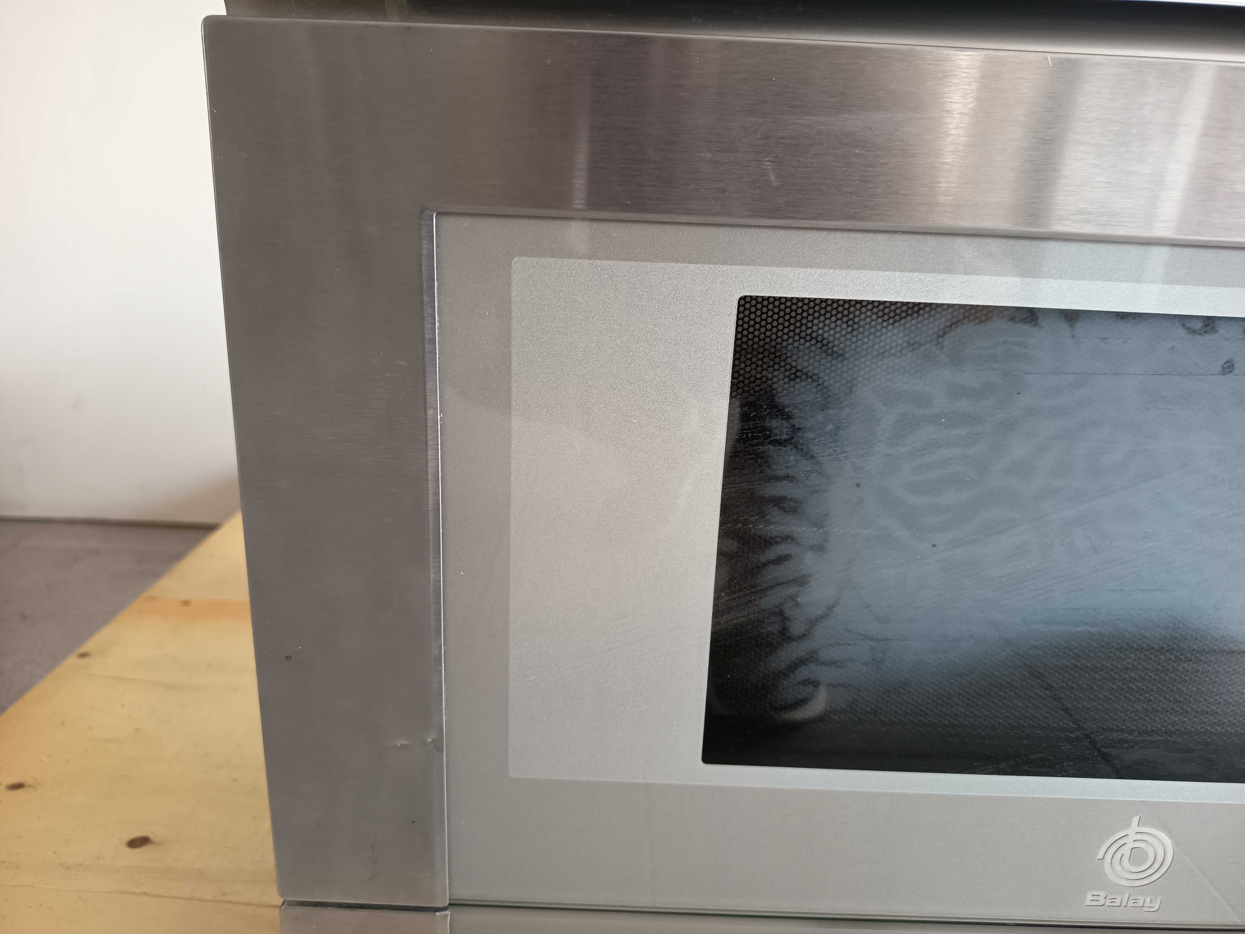 Micro-ondas BALAY 3WG459XI –De Exposição c/ Defeito Estético na Porta