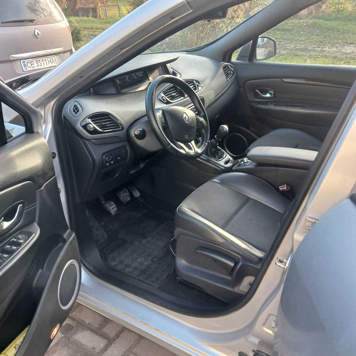 Продам Renault Grand Scenic 2010року