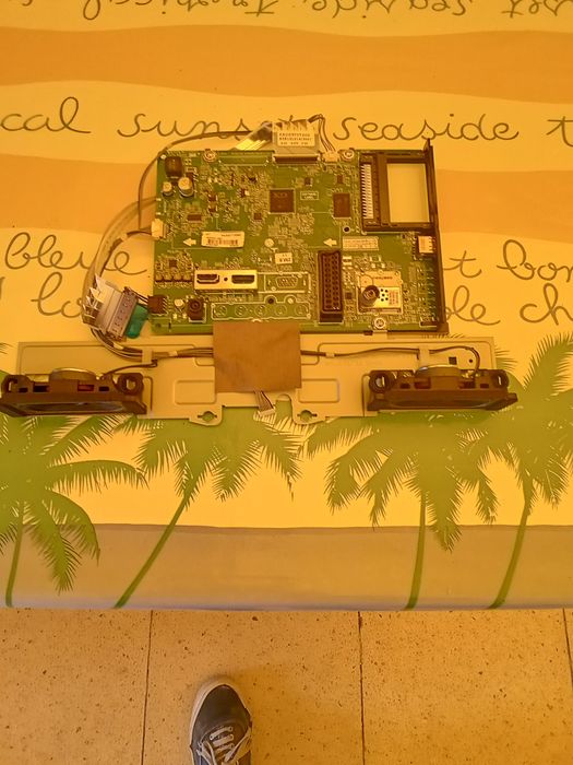 Vários componentes para televisores LG