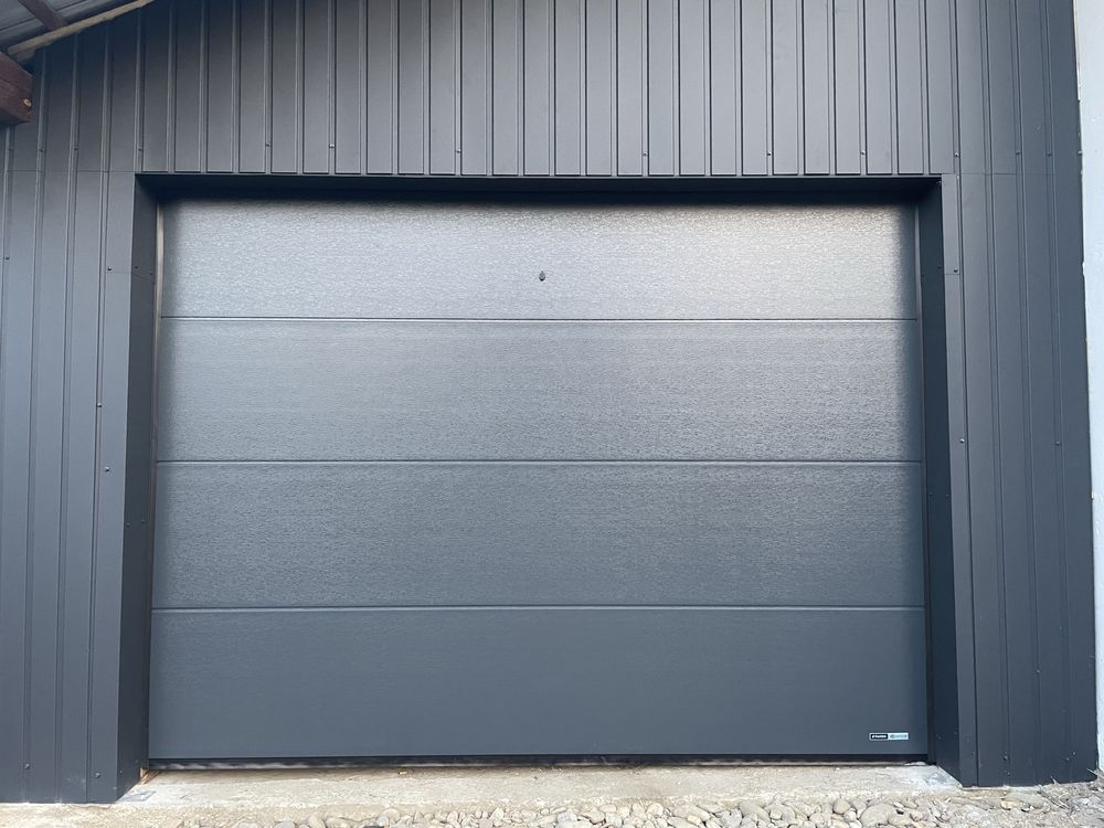 Brama garażowa segmentowa antracyt woodgrain 5000x2500