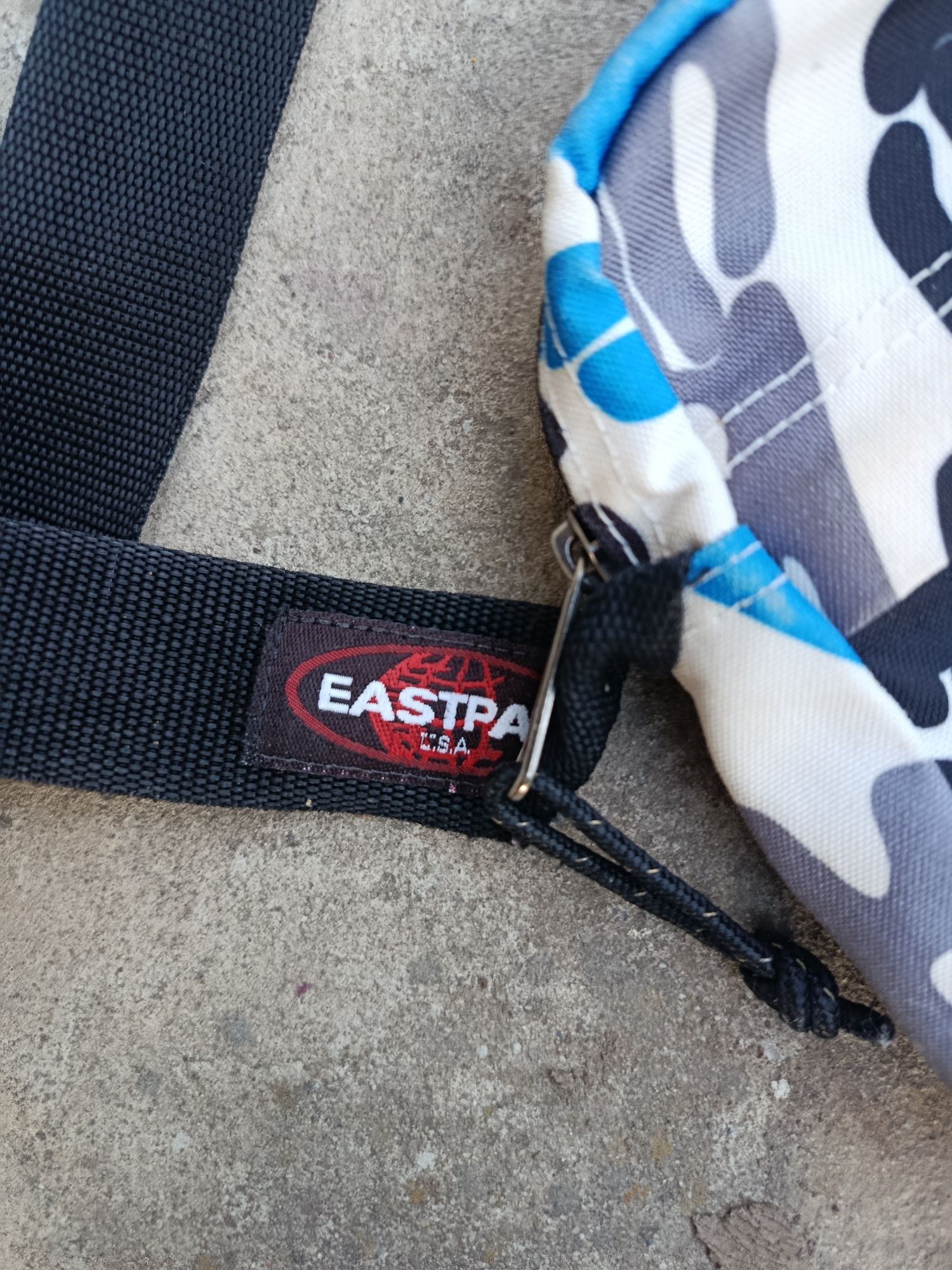 Мессенджер Eastpak