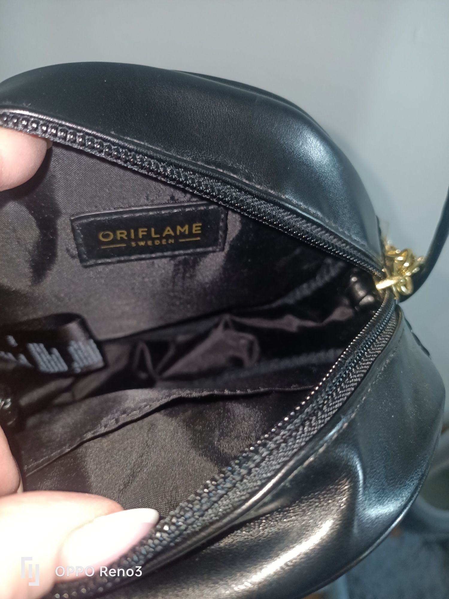 Nowa elegancka torebka mała listonoszka Oriflame czarna złote wstawki