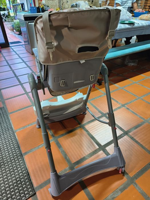 Cadeira de refeição de bebé e criança