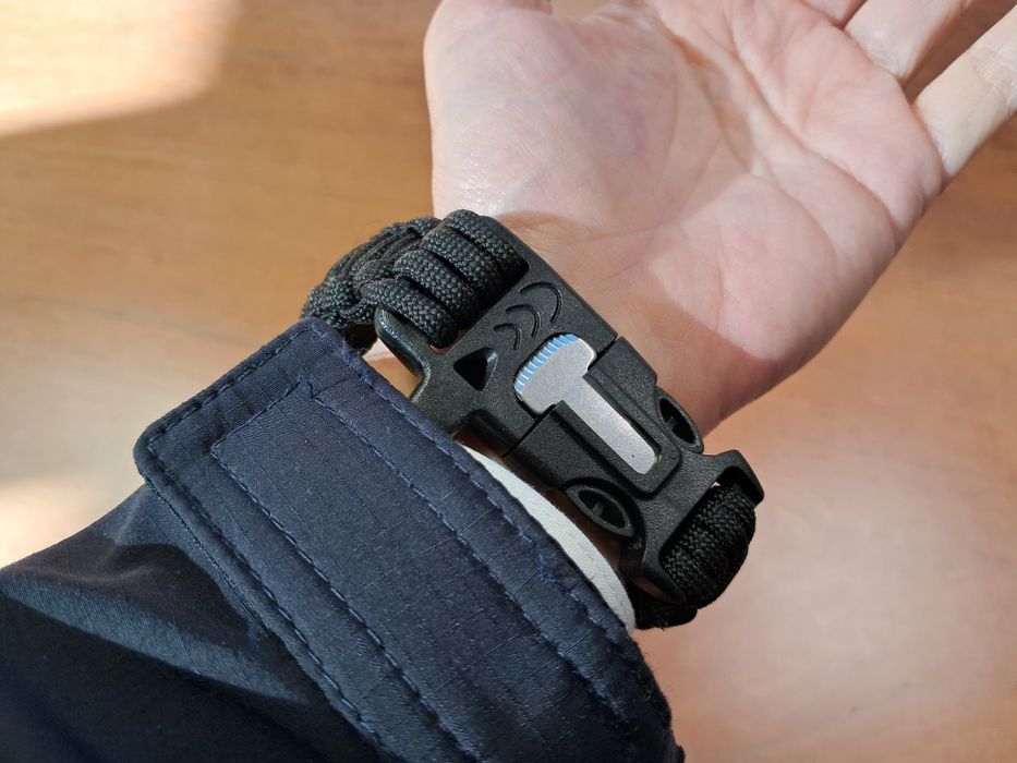 Pulseira tática / sobrevivência / orientação