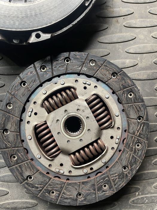 Зчеплення Valeo 835153 на пассат б6