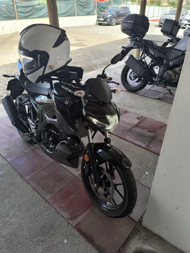 Moto GSXS 125 fire blade