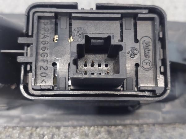 Comando / botão / interruptor vidros trás esquerdo RENAULT Megane III