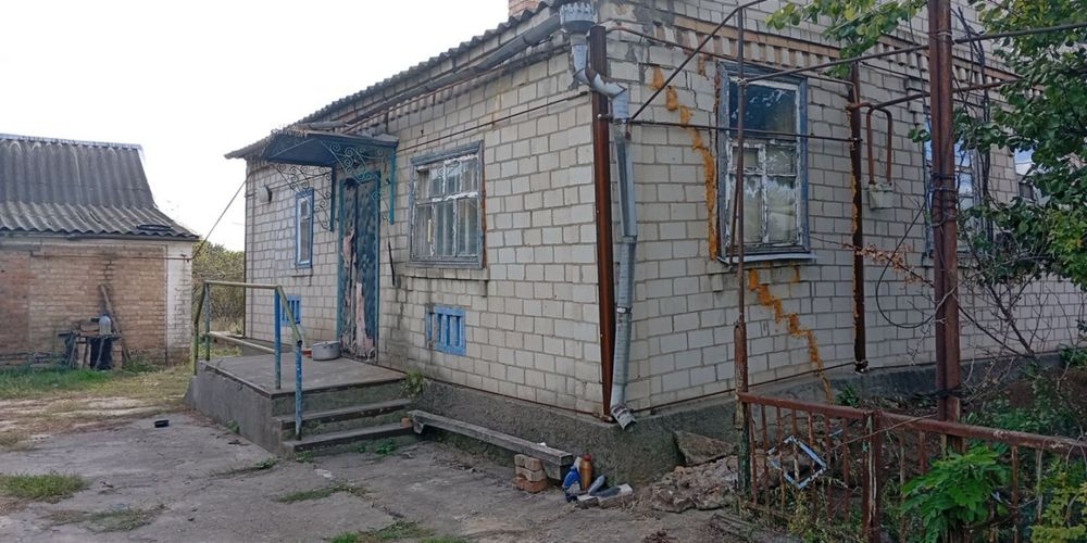 Продажться будинок смт.Томаківка