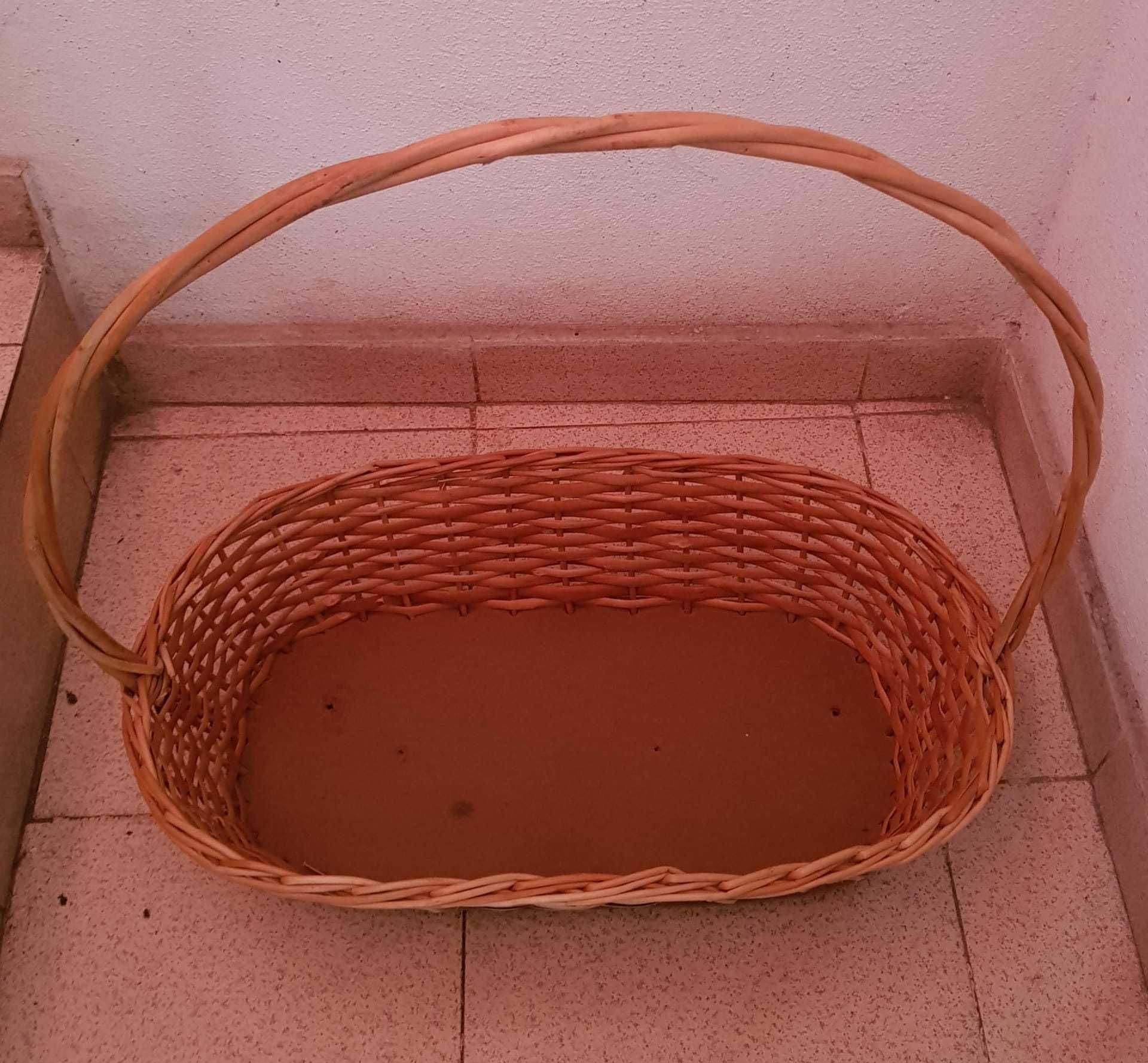 Cesto em Verga em bom estado