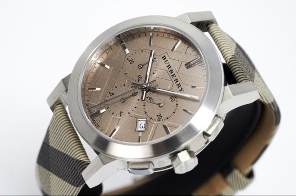 Relógio Burberry Chronograph  NOVO