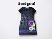 Sukienka Desigual czarna krótki rękaw z kwiatem stokrot
