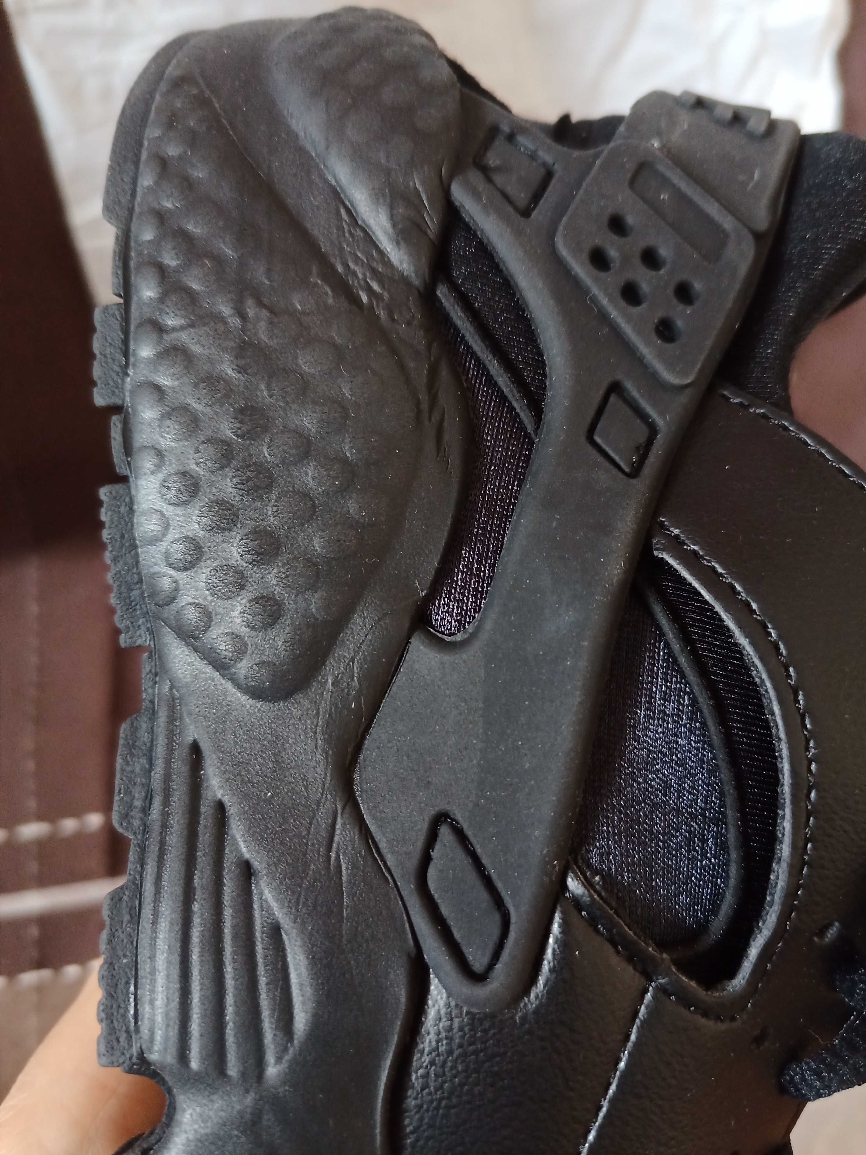 Nowe buty Nike air Huarache run rozmiar 37, 5 / 38  całe czarne