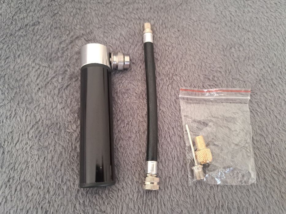 Mini pompka rowerowa miniaturowa bardzo mała lekka + adapter FV-AV