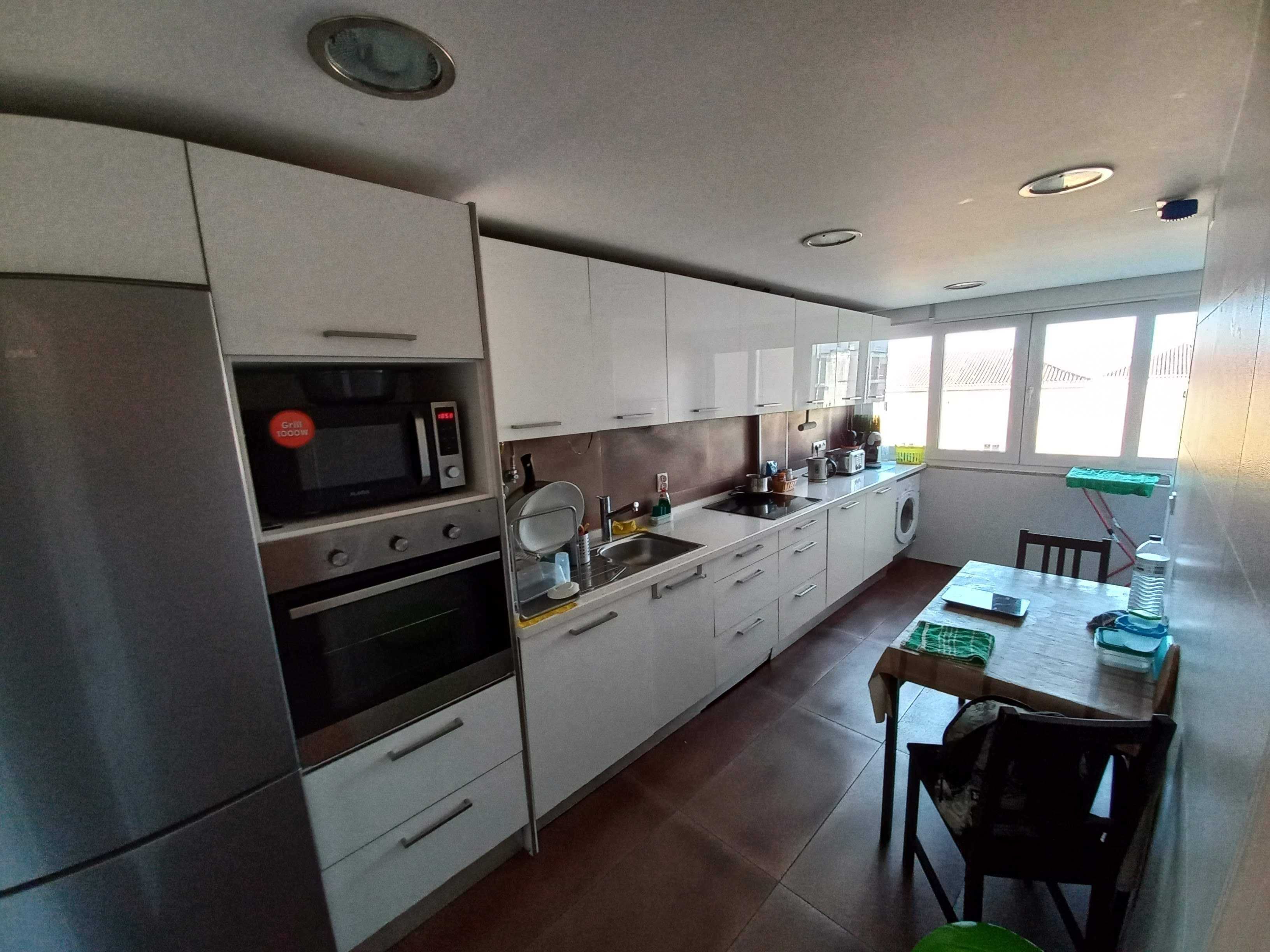 Quarto com Cama de Casal | Campo Grande – Cidade Universitária