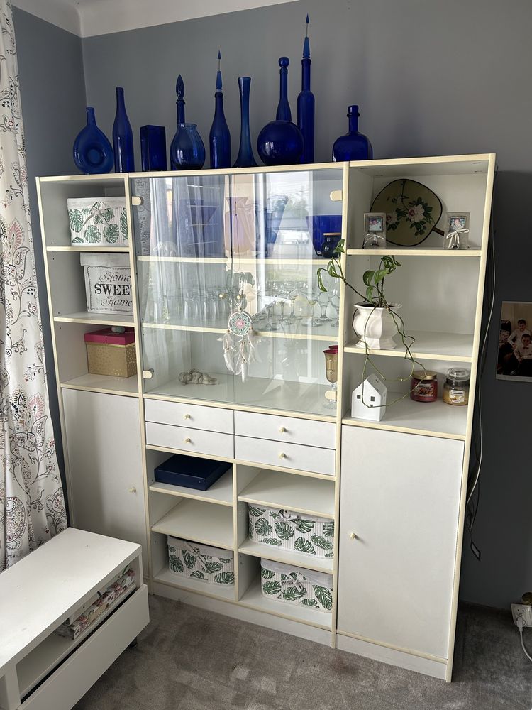 Regał biały może Ikea? PRL?