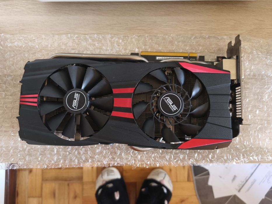 Placa Gráfica Asus R9280X