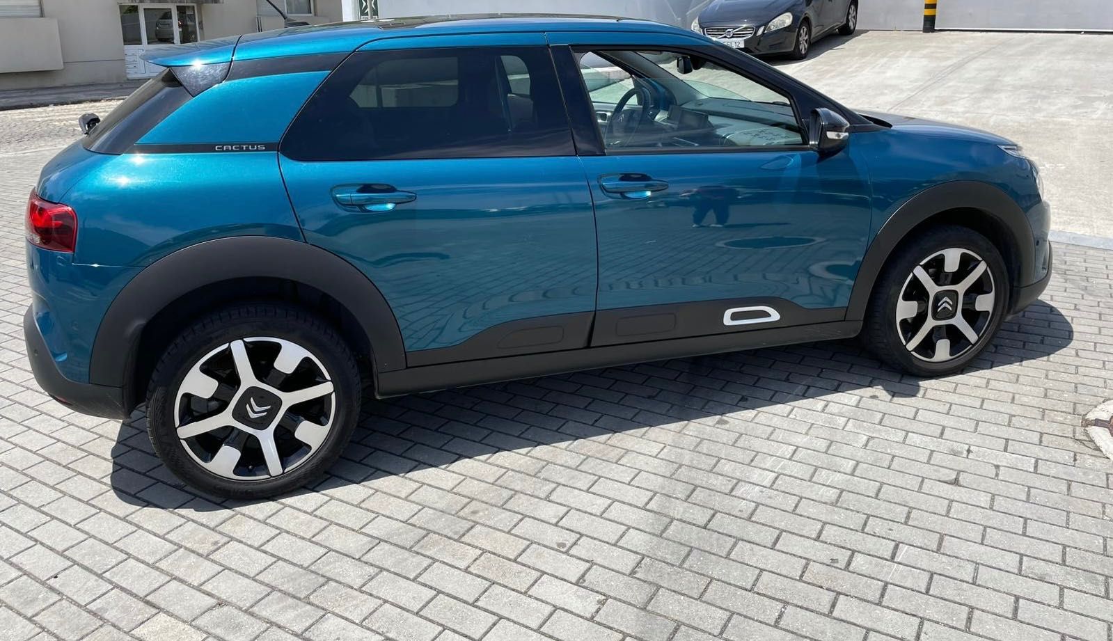 Citroen C4 Cactus 1.2 PureTech Shine EAT6
