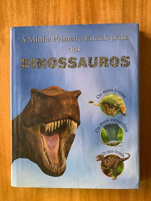 Livro "A minha primeira enciclopédia dos dinossauros"