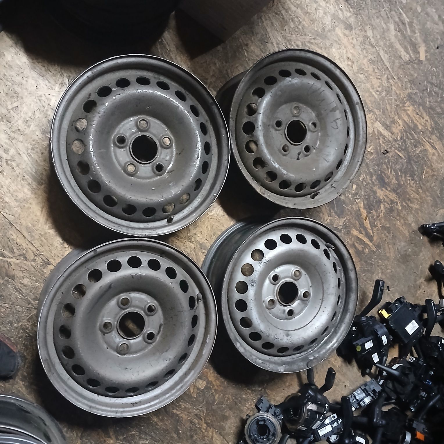 Felgi stalowe 16 VW t5 5x120