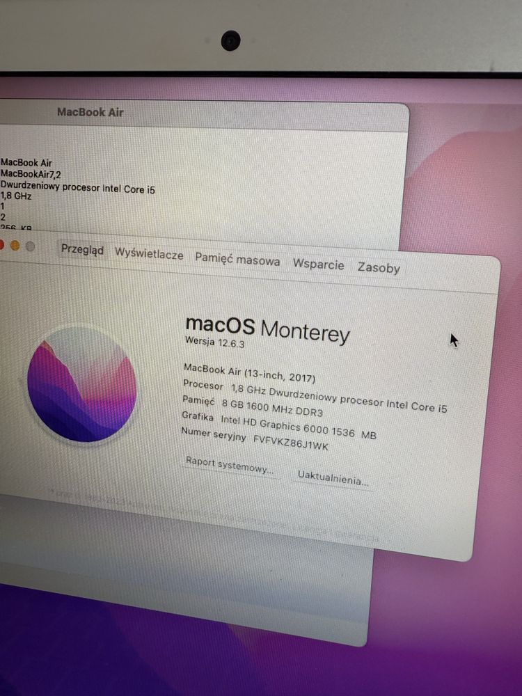 Laptop MacBook srebrny