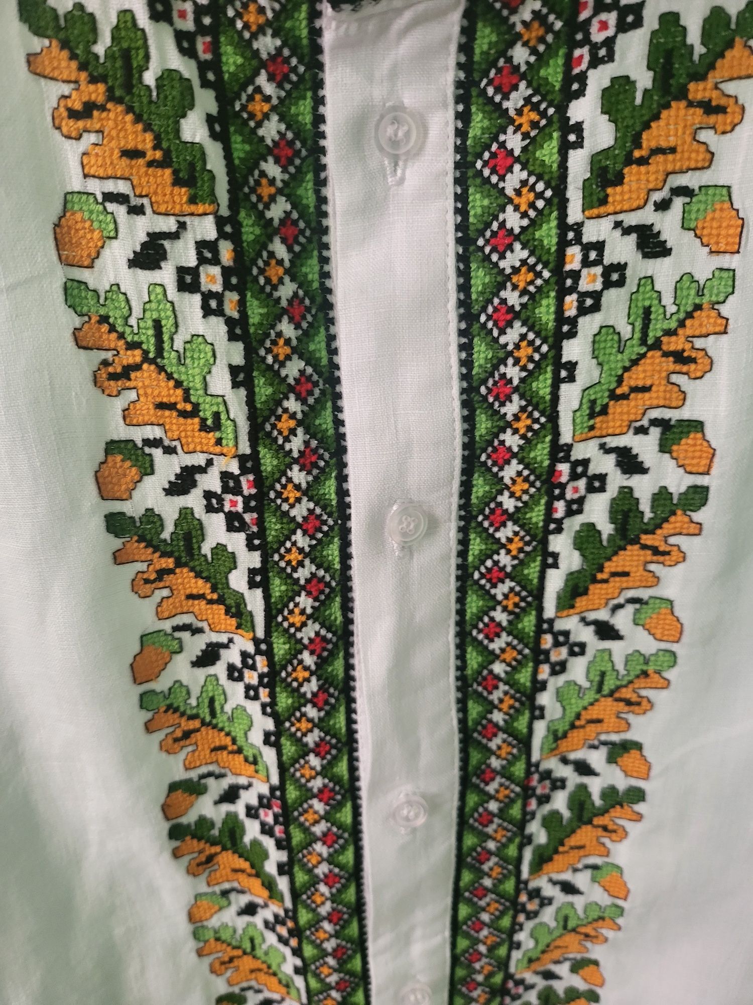 Продам вишиванку НОВУ.56р.