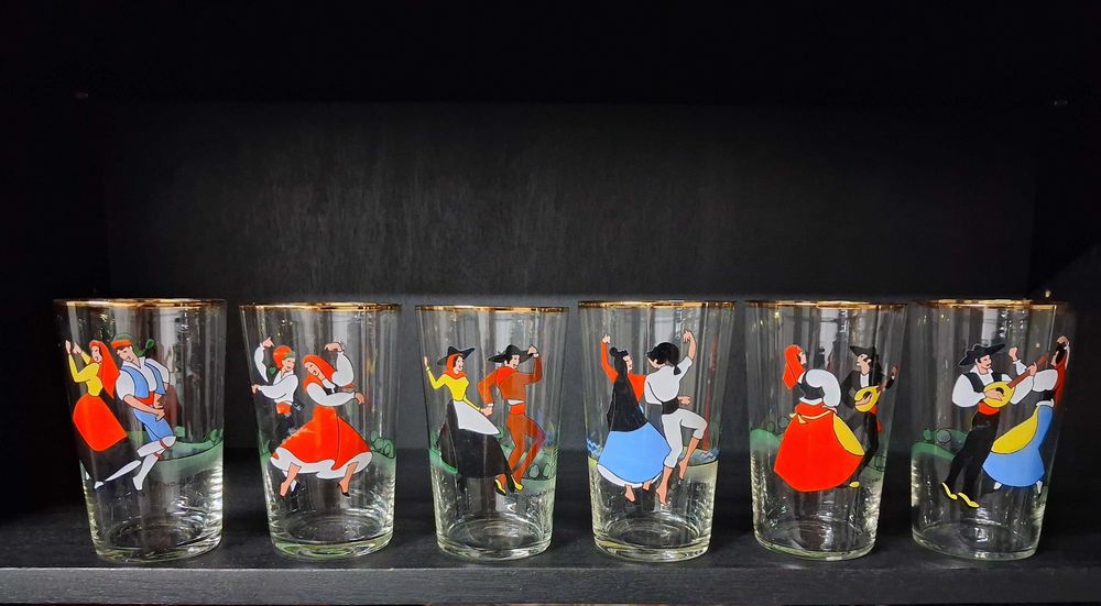 Colecção Copos - Copos Antigos Vintage com Danças Regionais