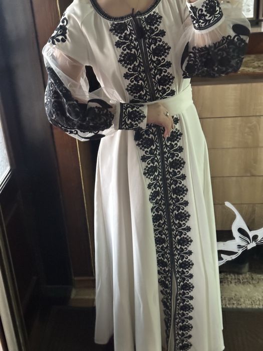 Вишита Сукня жіноча