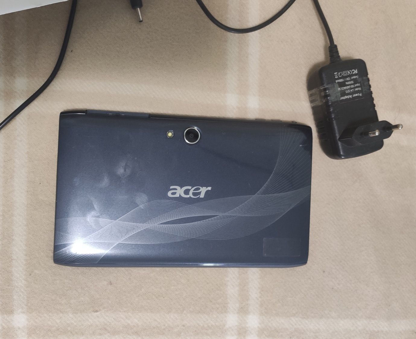 Планшет Acer Iconia Tab 7 дюймів, старий андроїд
