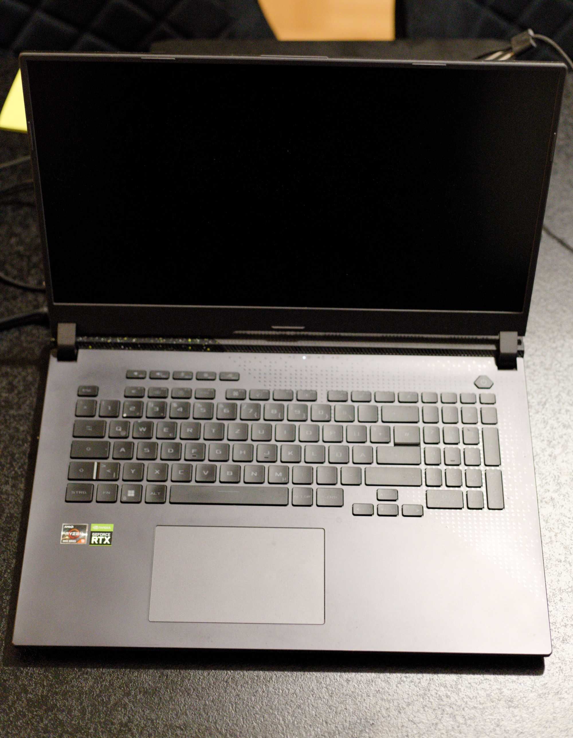 Laptop gamingowy ASUS ROG G713RS - AMD Ryzen 9 / RTX 3080 / 32GB RAM
