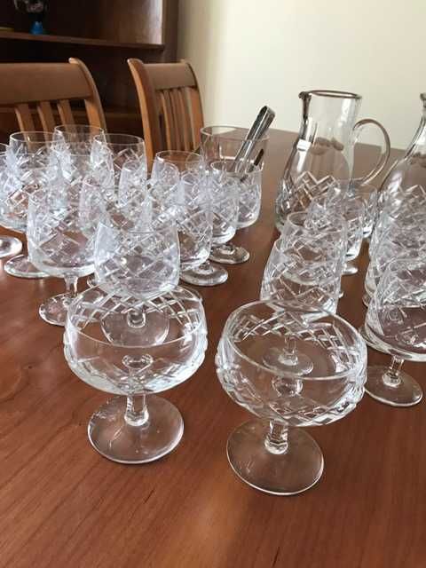 Várias peças em cristal, serviço de copos e outros - preço do conjunto