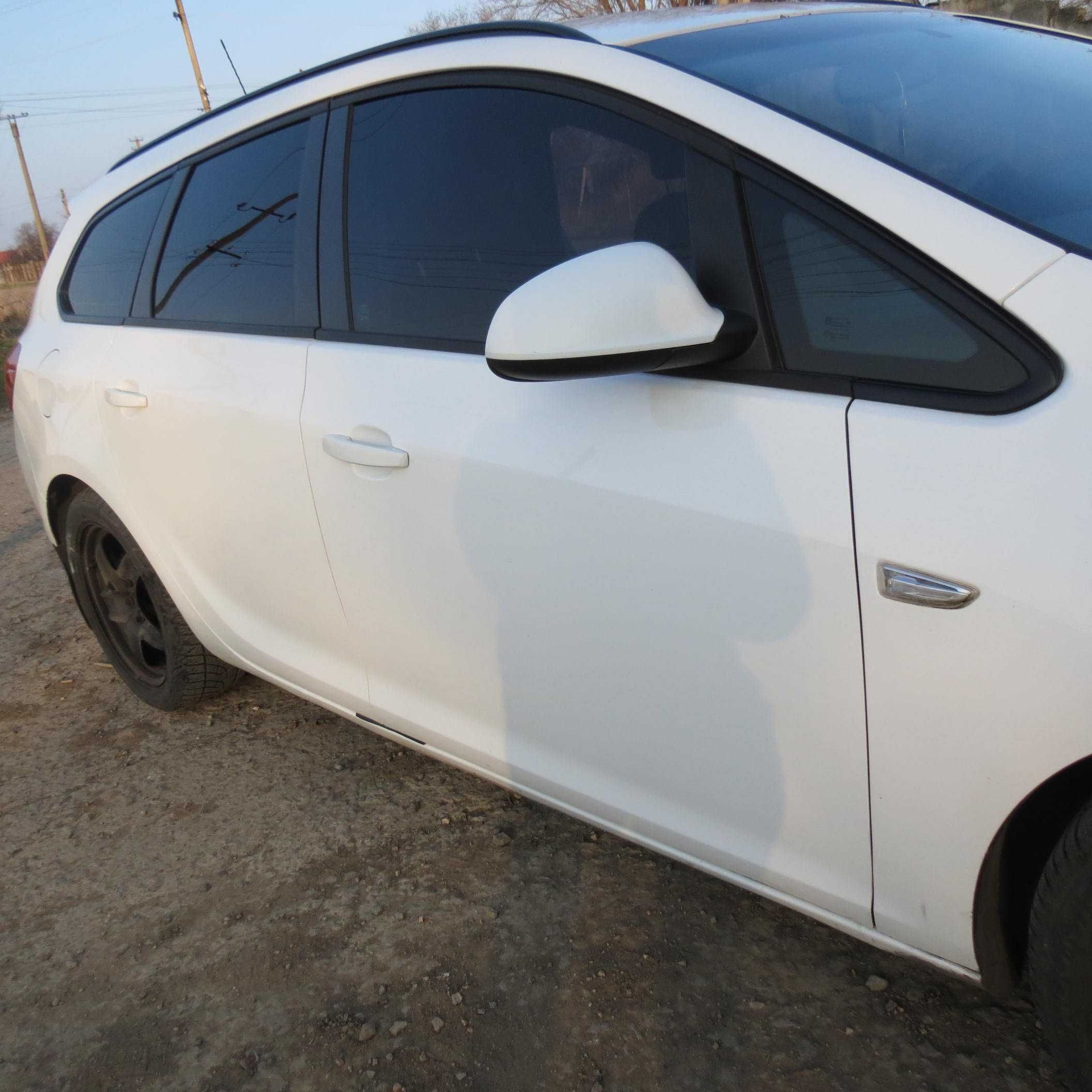 Продам Opel Astra J 2011