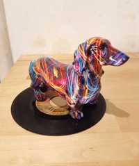 Cão salsicha, teckel, dashund. Figura artesanal