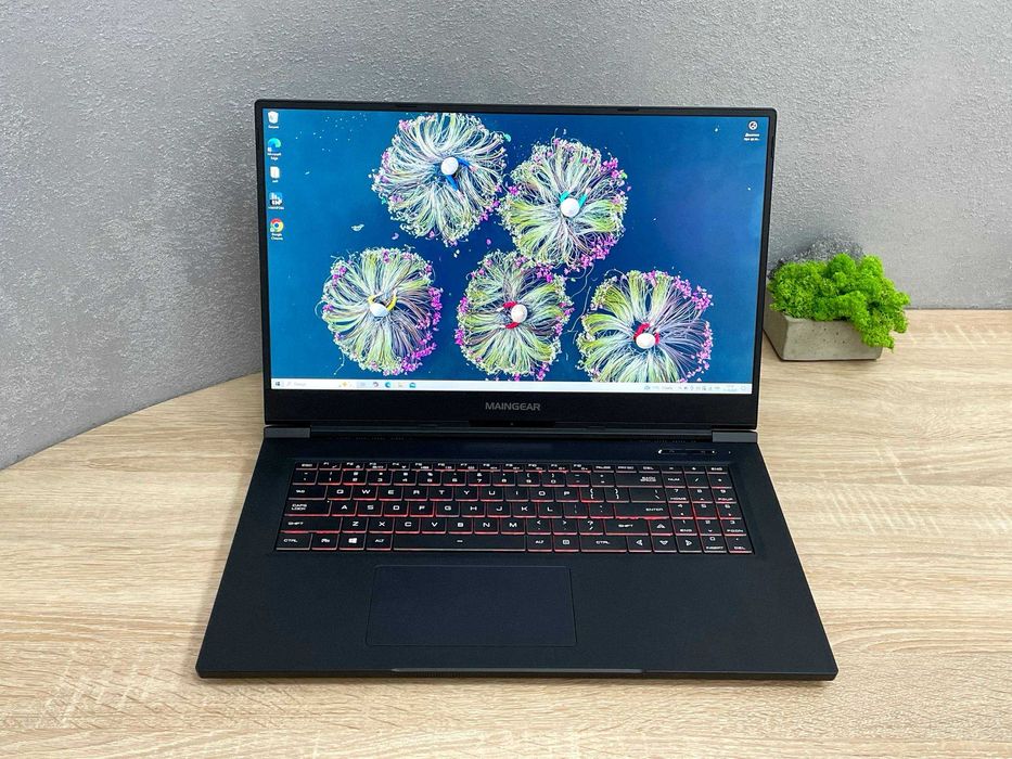 Ігровий Ноутбук 17' 240Hz- Intel I7-10875 8c 16T/RTX 2070 Super/32/1TB