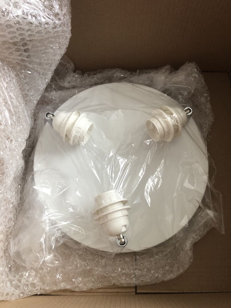Lampa sufitowa na plafonie