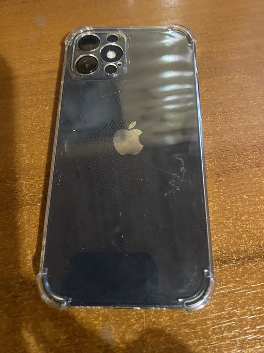 Продам айфон 12  64 гб