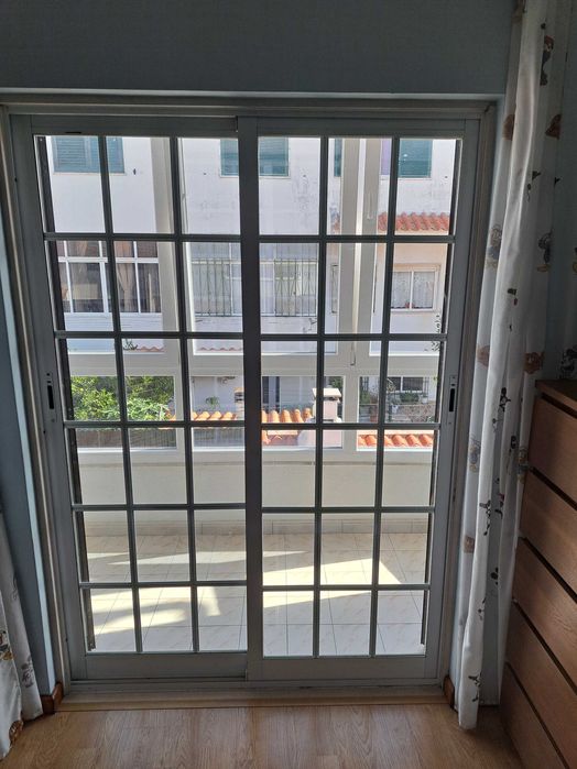 Portadas Alumínio + Portas de Correr Alumínio com vidro + Grade