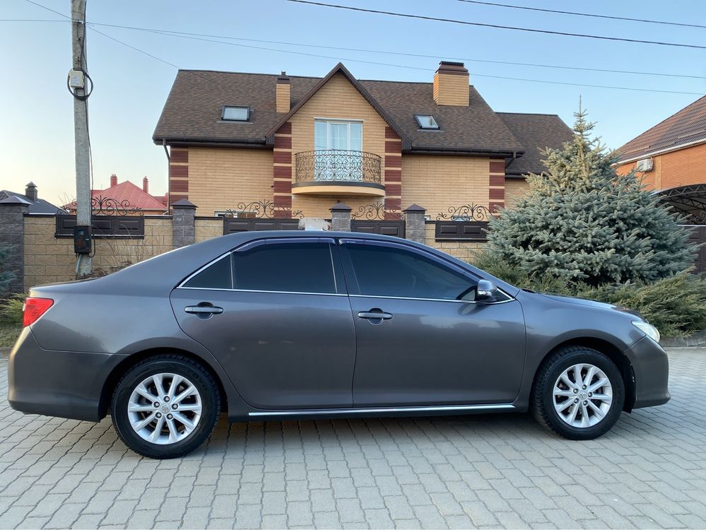 Toyota Camry 2012 2.5 Газ Бенз Автомат