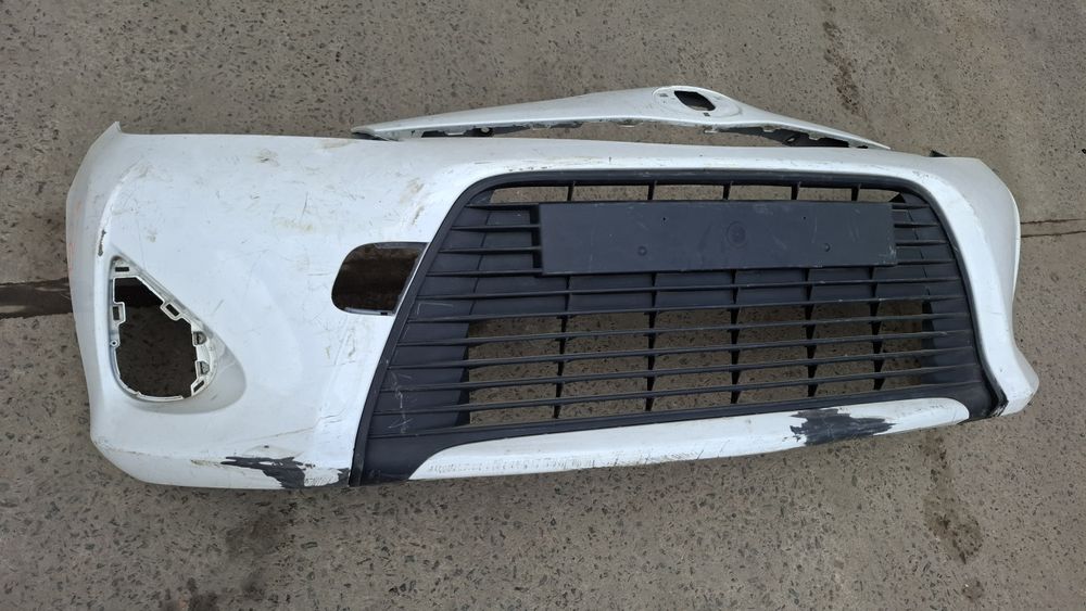 Toyota Yaris 3 2014-19 Hybrid бампер передній, з решіткою BM3923 52119
