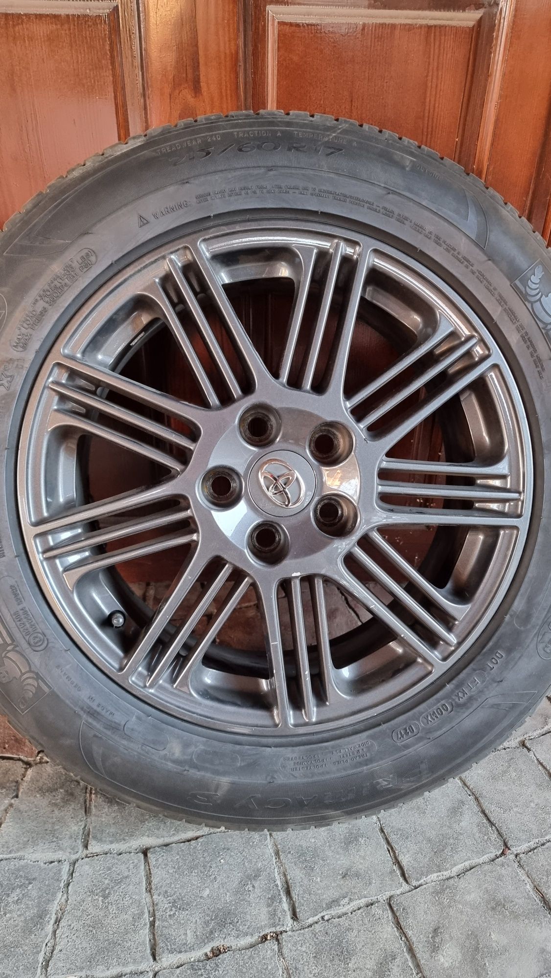 Комплект дисків Тойота 17" з шинами 215/60 R17, 7Jx17H2 ET 45 + літн